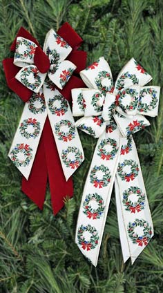 BCD21 - Green Wreath on Satin Overlay & Combow Duet